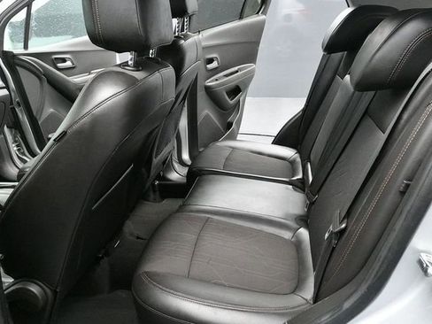 Used 2019 Chevrolet Trax LT w/ LT Convenience Package image 13