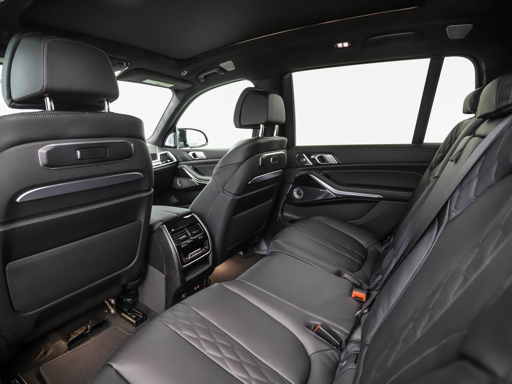 Used 2026 BMW X7 M60i AWD/4WD image 21