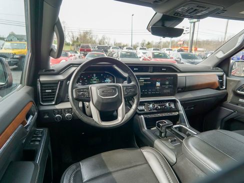Used 2023 GMC Sierra 1500 Denali w/ Denali Reserve Package AWD/4WD image 12