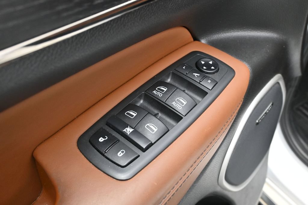 Used 2021 Jeep Grand Cherokee Summit w/ Platinum Series Group AWD/4WD image 9
