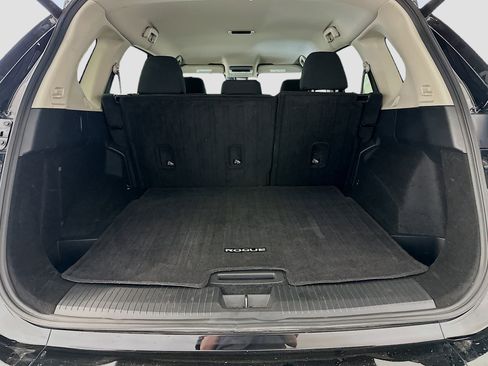 Used 2025 Nissan Rogue SV image 29