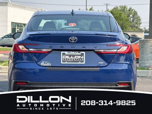 Used 2025 Toyota Camry SE FWD image 5