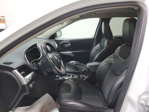 Used 2018 Jeep Cherokee Latitude Plus image 25