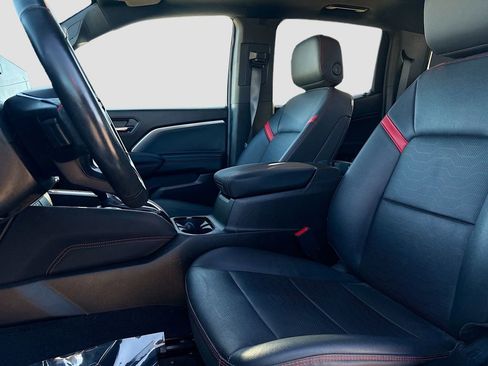 Used 2024 Chevrolet Colorado Z71 w/ Z71 Convenience Package 2 image 21