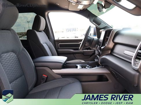 Used 2026 RAM 1500 Big Horn w/ Night Edition AWD/4WD image 9