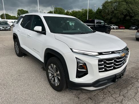 Used 2026 Chevrolet Equinox LT w/ Convenience Package II AWD/4WD image 3