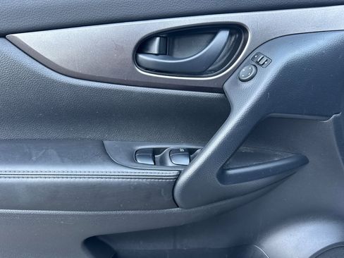 Certified 2022 Nissan Rogue Sport S image 12