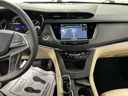 Used 2019 Cadillac XT5 Luxury FWD image 19