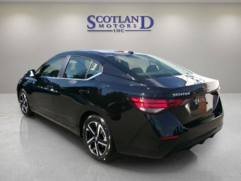 Used 2024 Nissan Sentra SV FWD image 8
