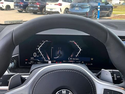 Used 2026 BMW X5 xDrive40i w/ M Sport Package image 28