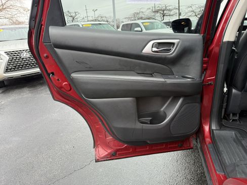 Used 2019 Nissan Pathfinder Platinum image 22