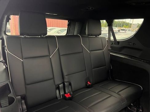 Used 2022 Cadillac Escalade ESV Sport RWD image 32