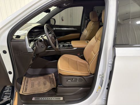 Used 2025 Cadillac Escalade Premium Luxury w/ Touring Package image 11