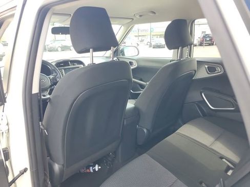 Used 2021 Kia Soul LX FWD image 12