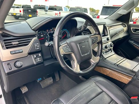 Used 2019 GMC Yukon XL Denali RWD image 6