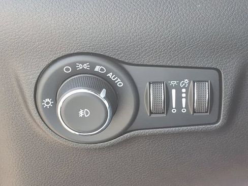 Used 2025 Jeep Compass Limited AWD/4WD image 16