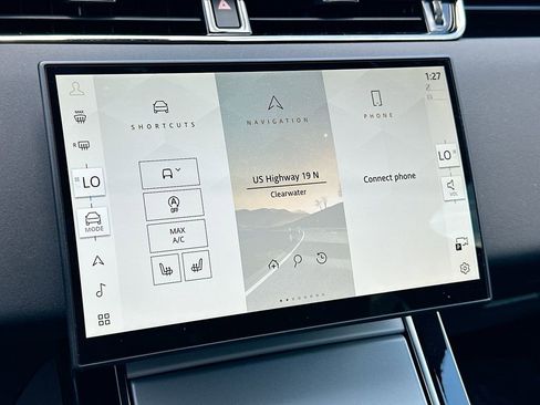 Used 2025 Land Rover Range Rover Evoque S image 16