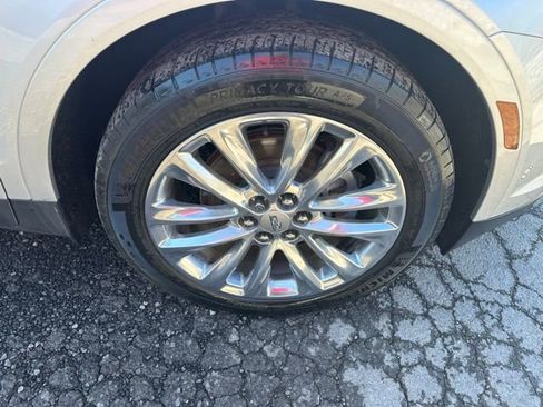 Used 2017 Cadillac XT5 Platinum w/ Driver Assist Package AWD/4WD image 12