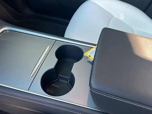 Used 2024 Tesla Model Y Long Range image 24