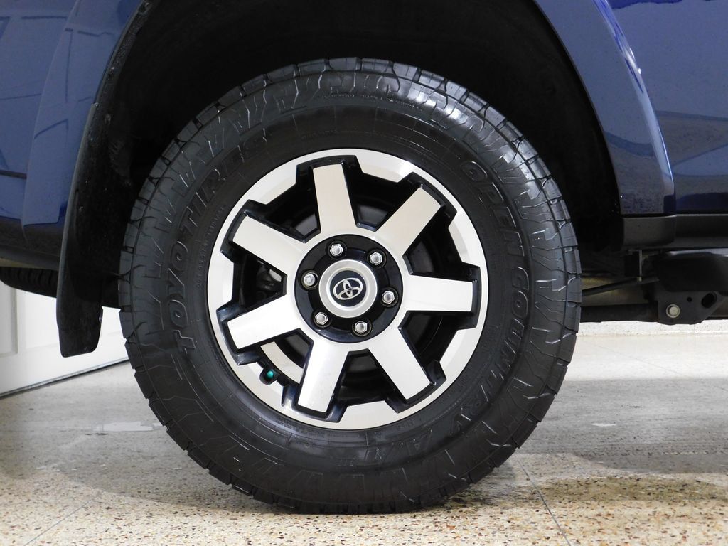 Used 2023 Toyota 4Runner TRD Off-Road Premium w/ Moonroof Package AWD/4WD image 70