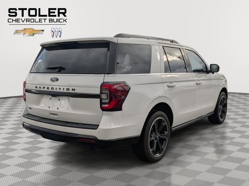 Used 2023 Ford Expedition Limited image 5