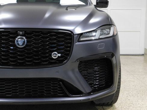 Used 2024 Jaguar F-PACE SVR image 12