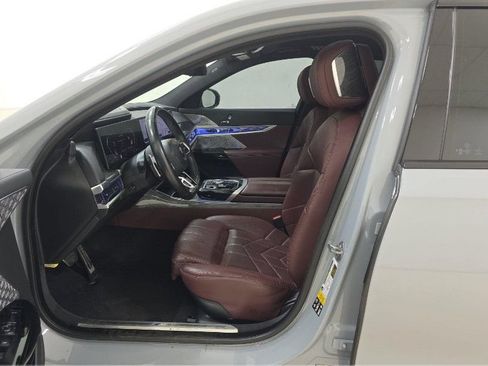 Used 2023 BMW 760i xDrive w/ Executive Package AWD/4WD image 5