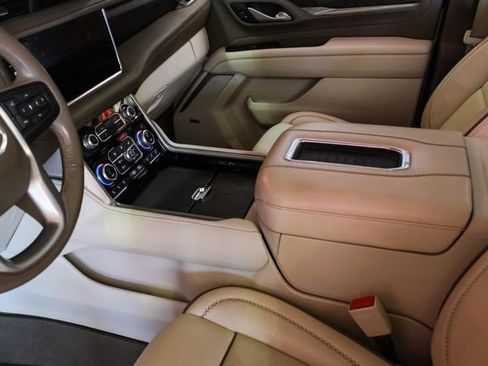 Used 2022 GMC Yukon XL Denali image 24
