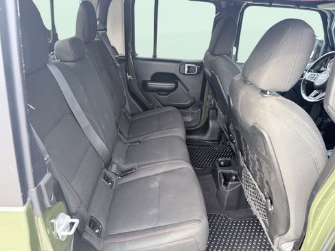 Used 2021 Jeep Gladiator Rubicon w/ Cold Weather Group image 34