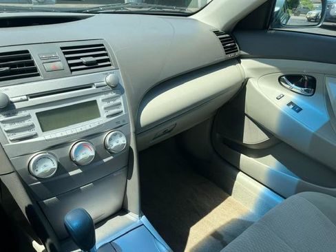 Used 2010 Toyota Camry LE FWD image 6