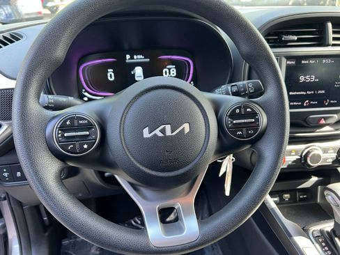 Used 2025 Kia Soul LX w/ LX Technology Package image 25