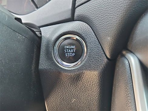 Used 2020 Toyota RAV4 Limited image 29