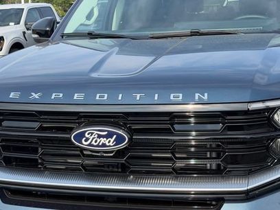 New 2027 Ford Expedition Platinum w/ Platinum Ultimate Package