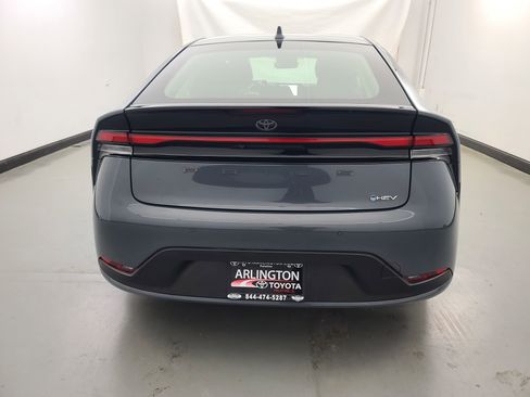 Used 2025 Toyota Prius LE image 5