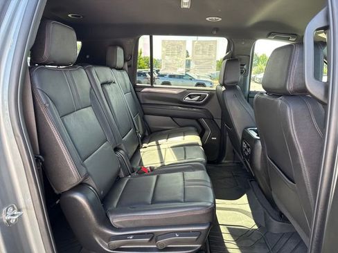 Used 2023 Chevrolet Suburban RST w/ Sport Performance Package AWD/4WD image 10