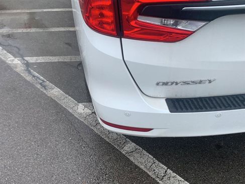 Used 2022 Honda Odyssey Elite image 3