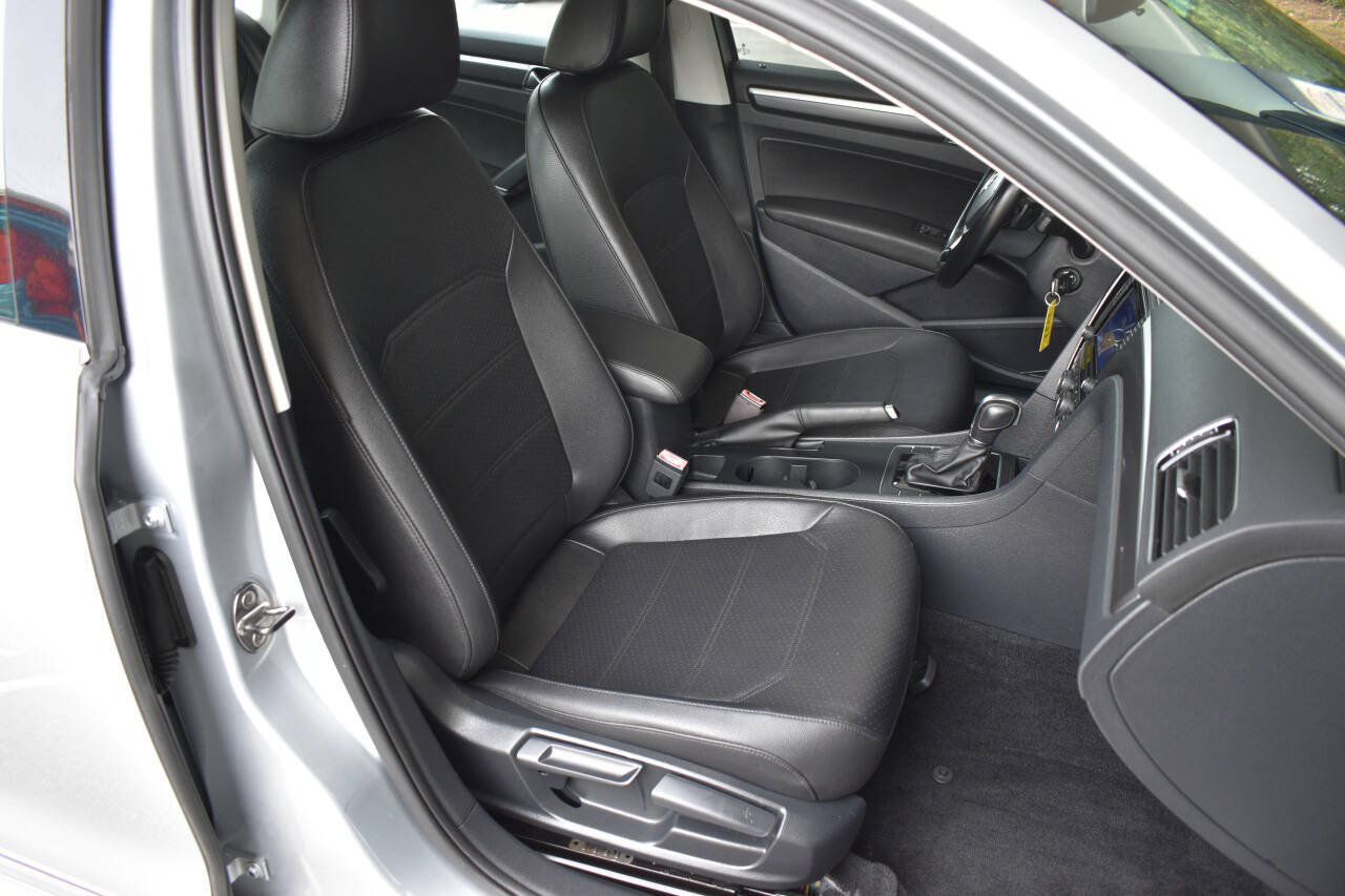 Used 2017 Volkswagen Passat 1.8T R-Line FWD image 19