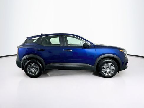 Used 2025 Nissan Kicks S FWD image 10
