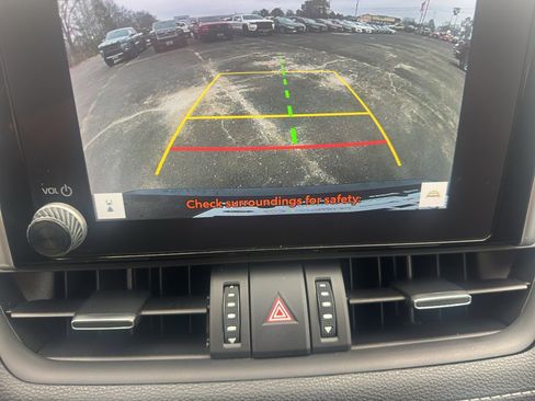 Used 2023 Toyota RAV4 XLE Premium image 23