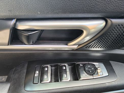 Used 2023 Kia Telluride S image 9