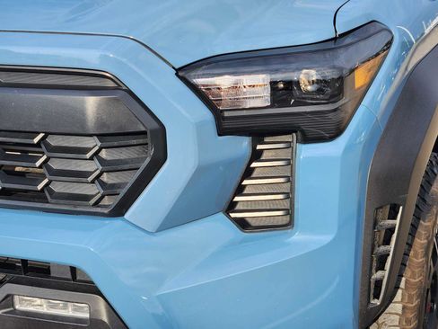Used 2026 Toyota Tacoma TRD Off-Road AWD/4WD image 7
