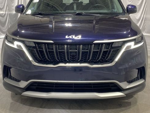 Used 2024 Kia Carnival LX image 27