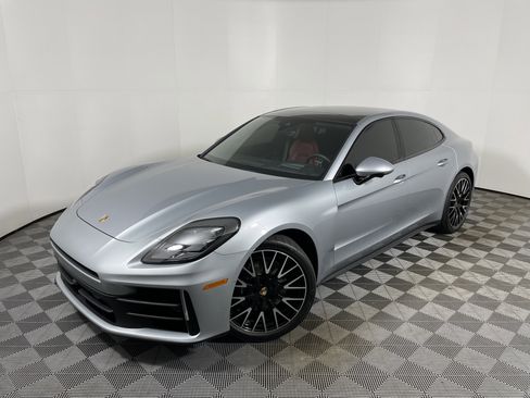 Used 2025 Porsche Panamera image 1