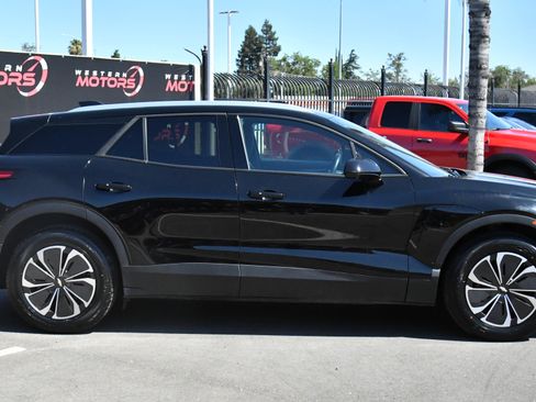 Used 2024 Chevrolet Blazer EV LT AWD/4WD image 9