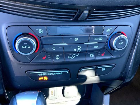 Used 2018 Ford Escape SE w/ Ford Safe & Smart Package image 31