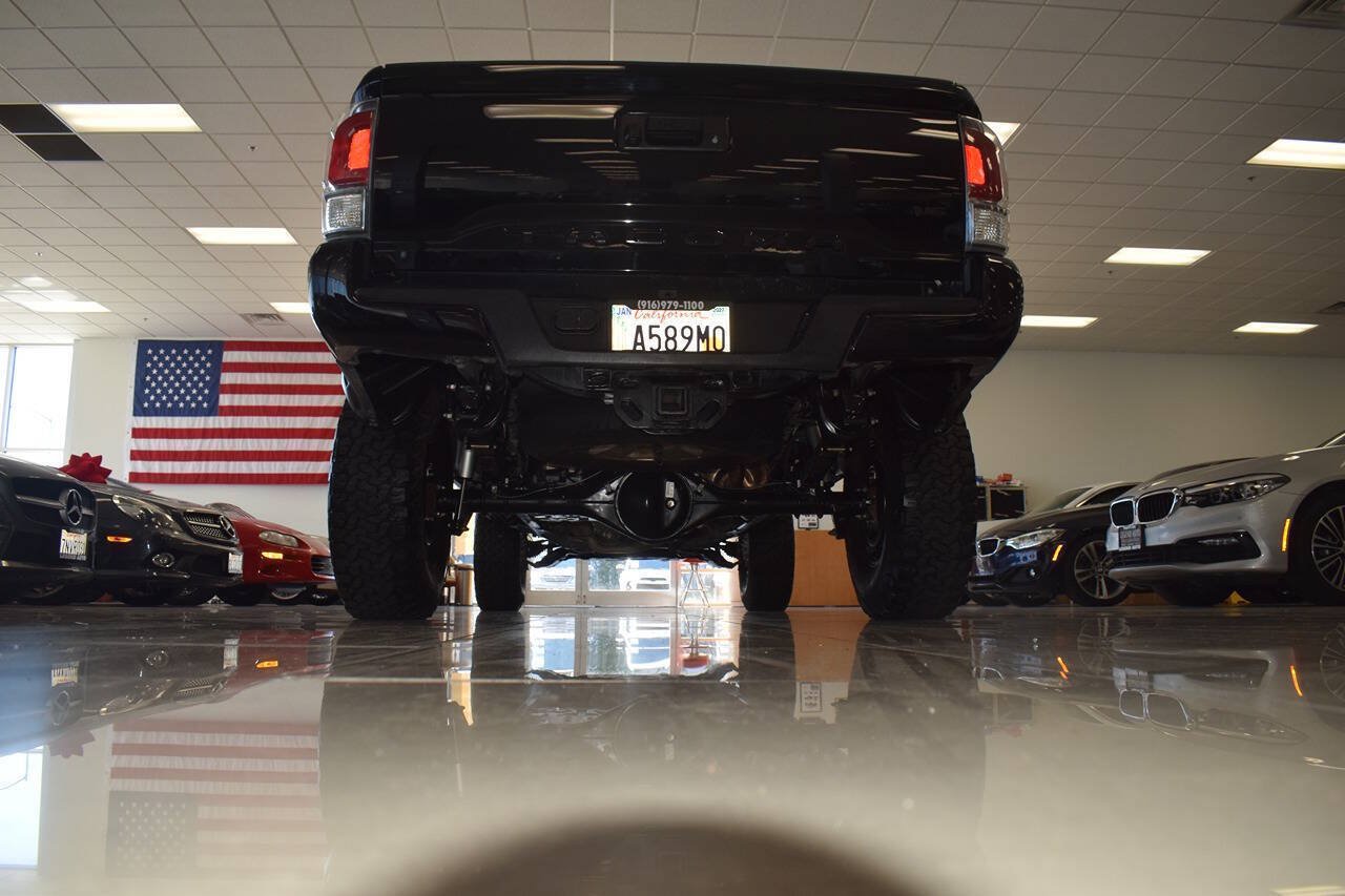 Used 2020 Toyota Tacoma TRD Off-Road AWD/4WD image 10