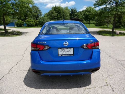 Used 2021 Nissan Versa SV FWD image 6