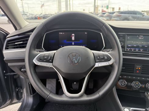 Used 2022 Volkswagen Jetta SE image 18