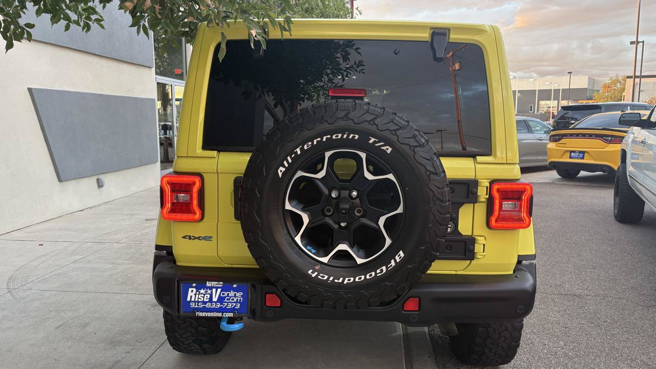 Used 2022 Jeep Wrangler Unlimited Rubicon 4xe w/ Steel Bumper Group AWD/4WD image 8