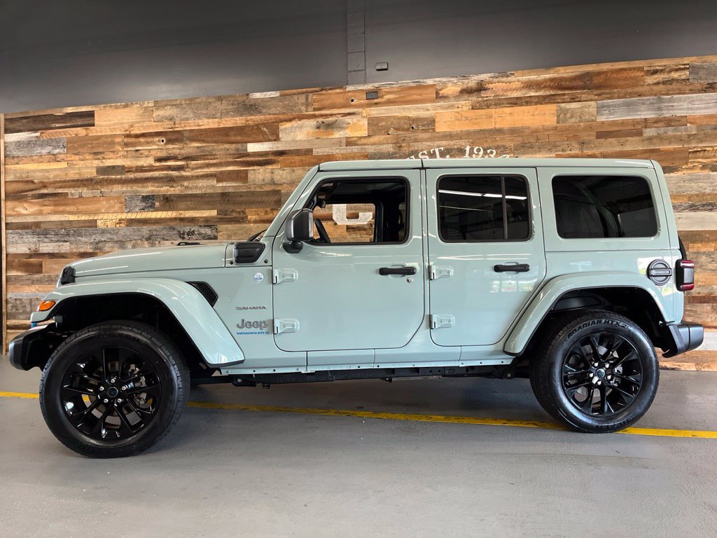 Used 2024 Jeep Wrangler Unlimited Sahara w/ Safety Group AWD/4WD image 20